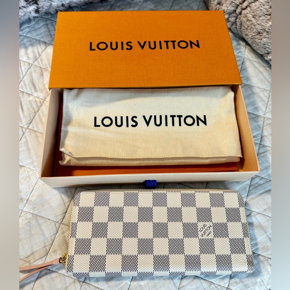 Authentic Louis Vuitton Clemence Wallet Damien Azur.